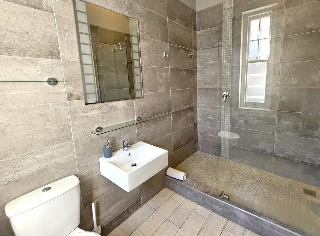 Photo - 4 on Varneys Guest House