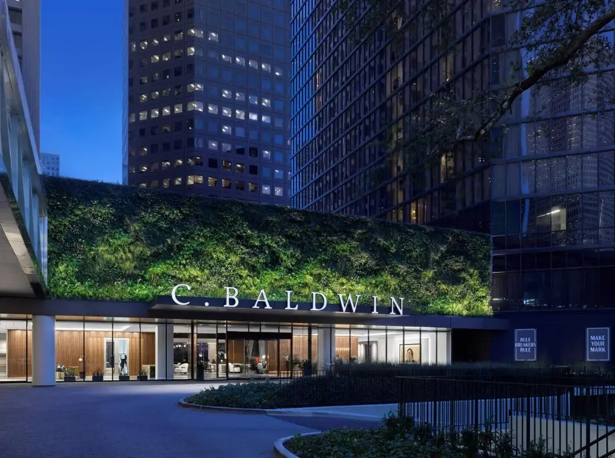 Foto - C. Baldwin, Curio Collection by Hilton