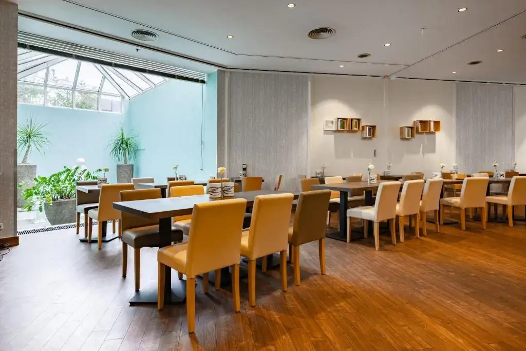 Photo - Garner Hotel Dusseldorf - Main Station by IHG