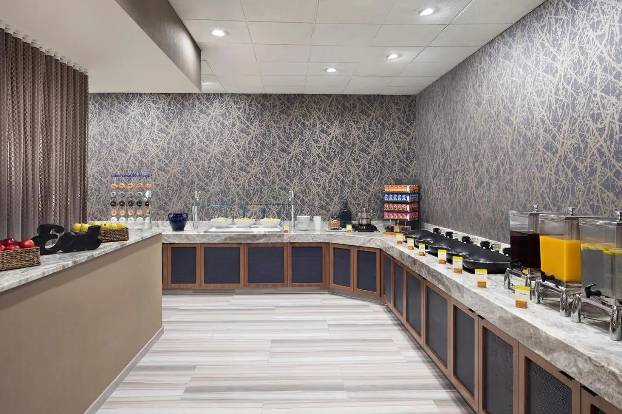 Foto - DoubleTree by Hilton Hotel Newark Airport
