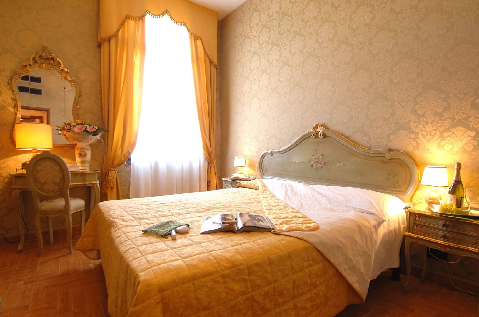 Photo - Hotel Canal & Walter