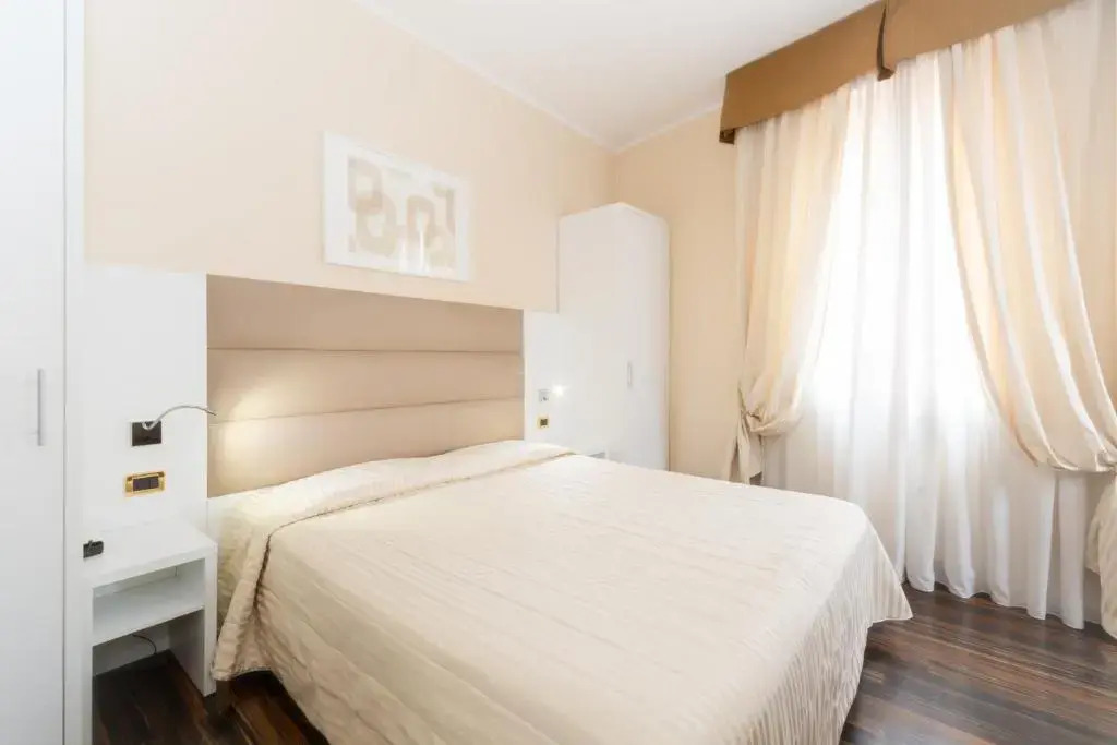 Photo - Hotel University