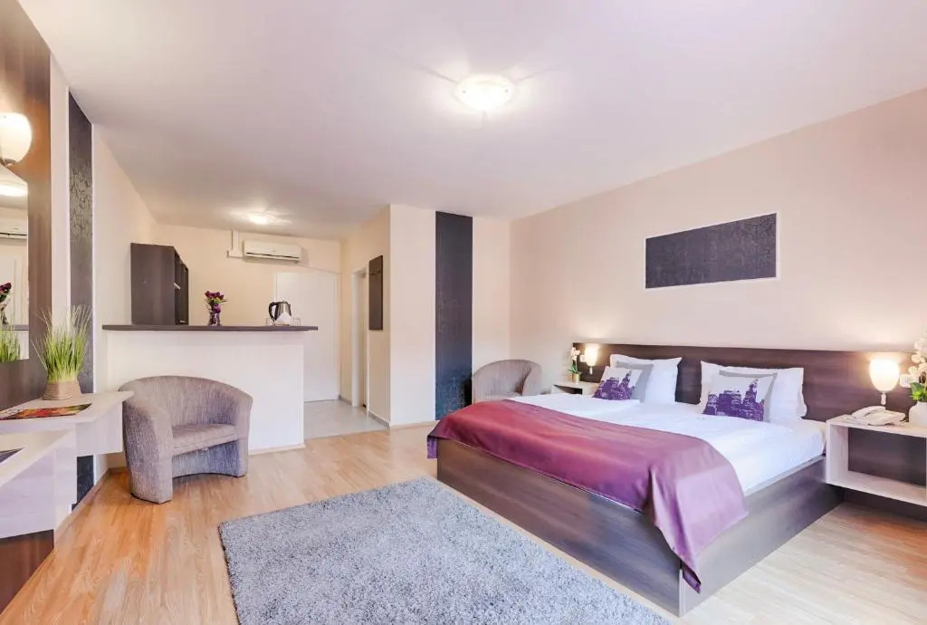 Photo - Triple M Hotel