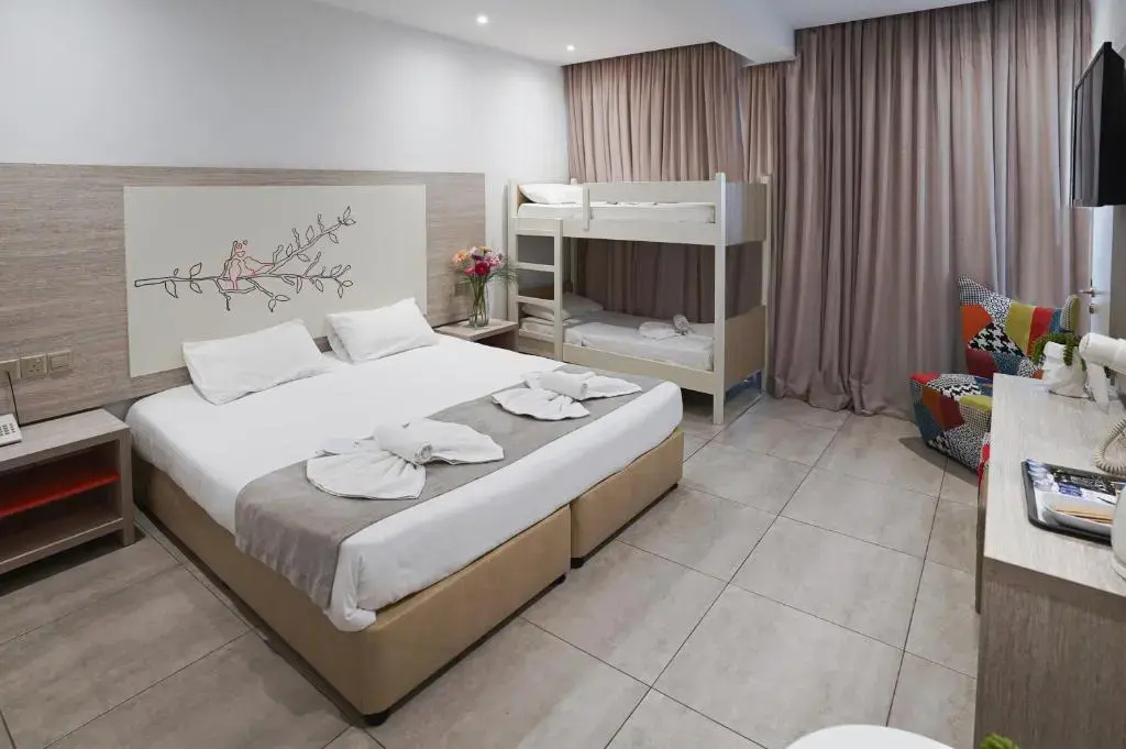 Photo - Nicholas Color Hotel