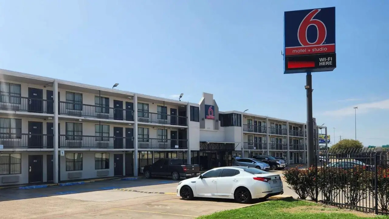 Photo - Motel 6 Houston, TX - Medical Center - NRG Stadium