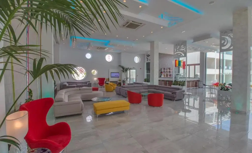 Photo - Nicholas Color Hotel