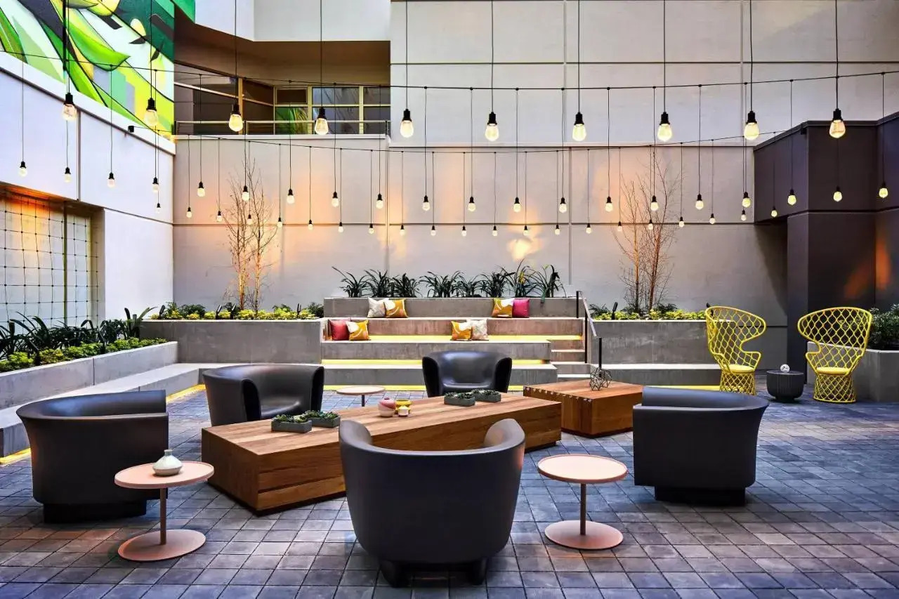 Foto - The Clancy, Autograph Collection