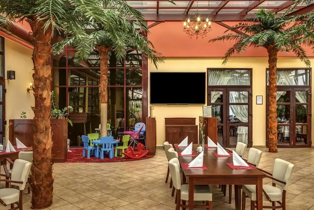 Photo - Grand Royal Hotel