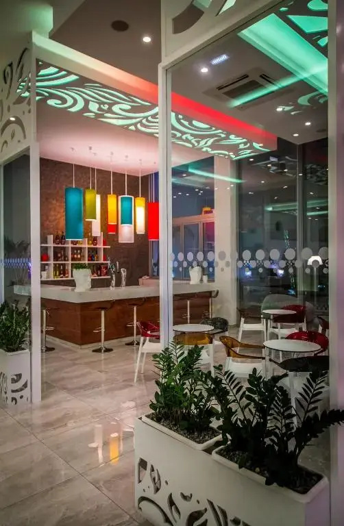 Photo - Nicholas Color Hotel
