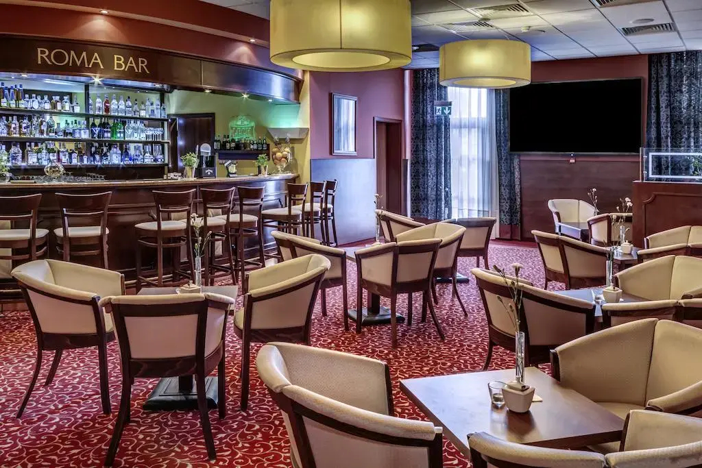 Photo - Grand Royal Hotel