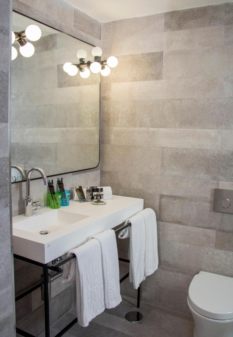 Photo - One Shot Colón