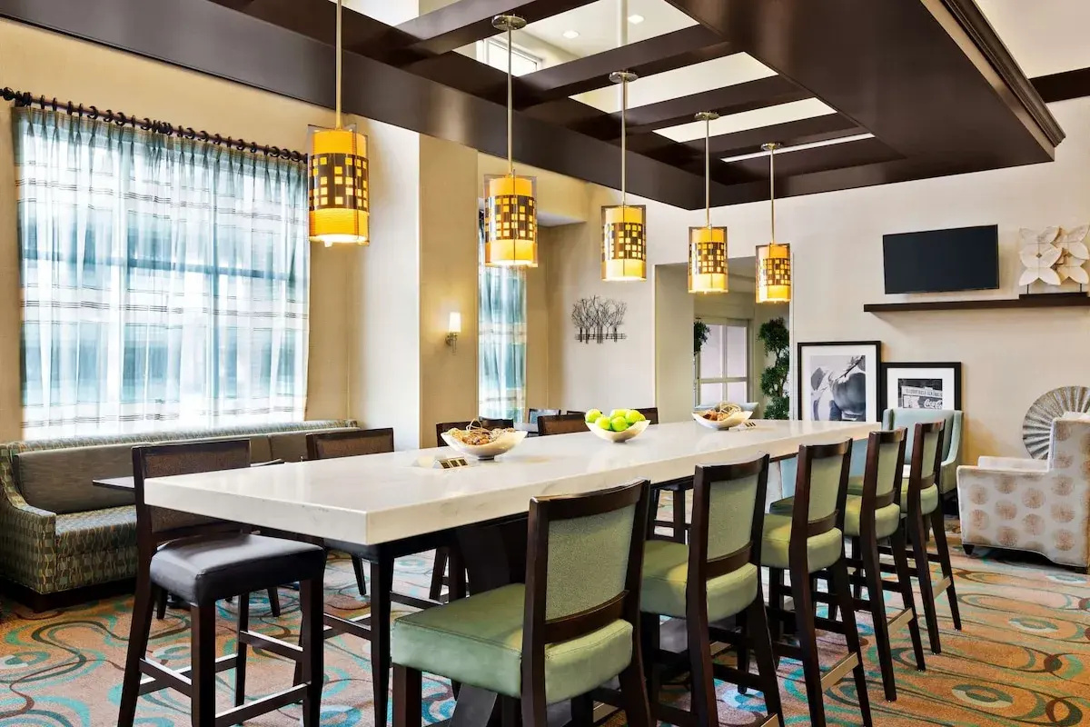 Photo - Hampton Inn & Suites Atlanta Airport West Camp Creek Pkwy