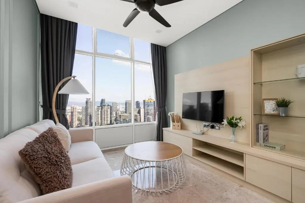 Sky Suites KLCC Homestay by BIRDY STAY
