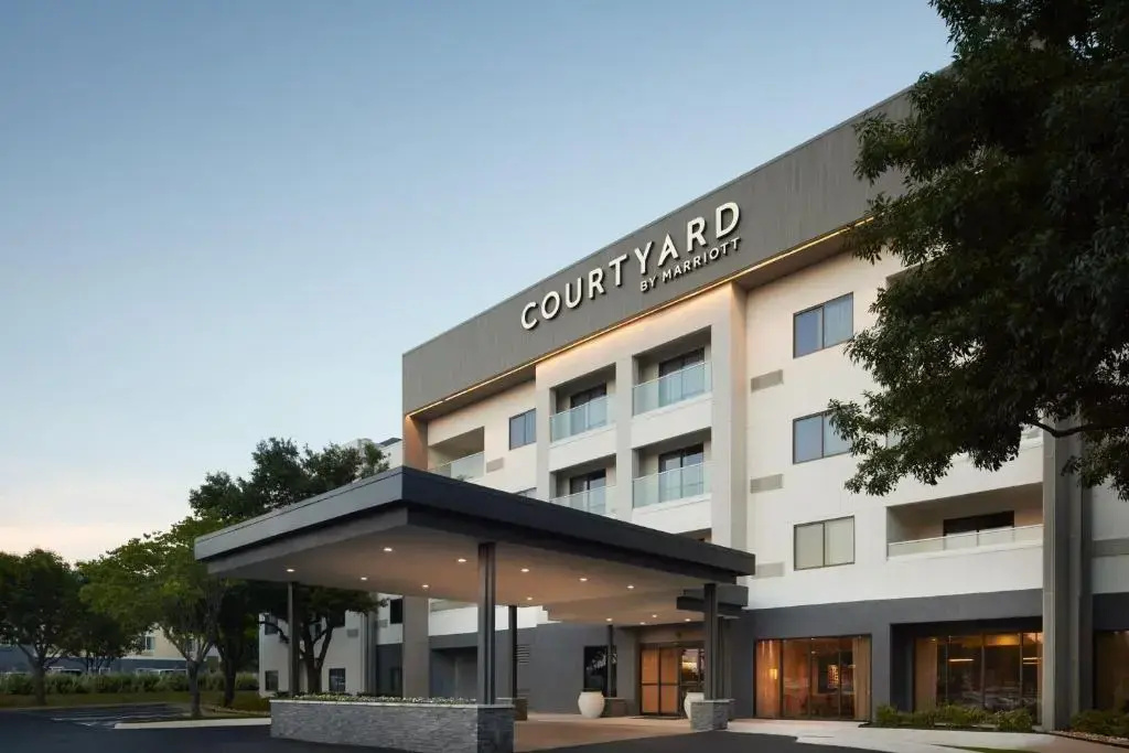 Photo - Courtyard Austin South