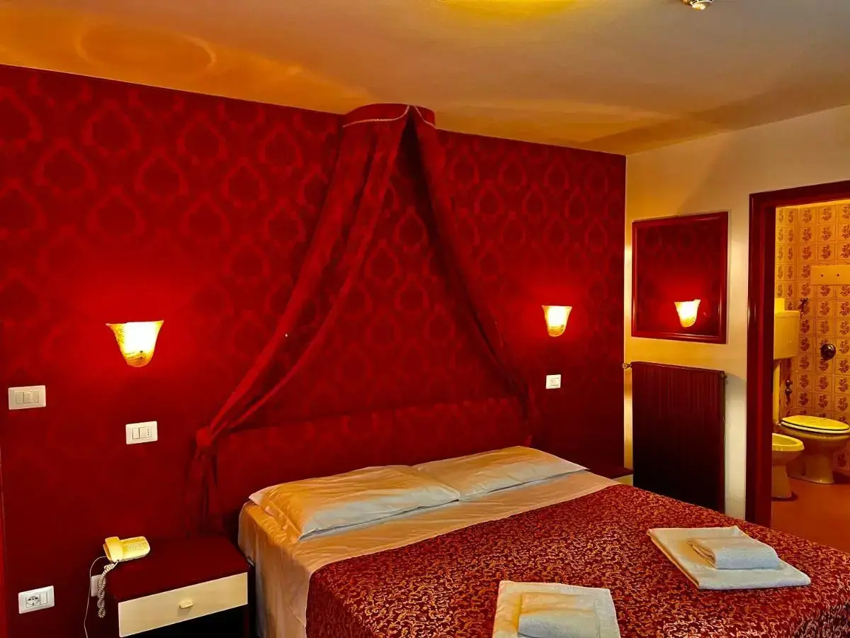 Photo - Hotel Canada