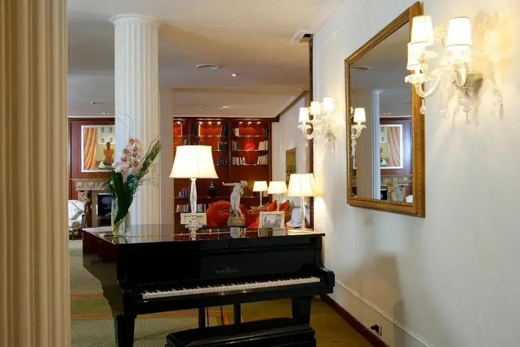 Foto - Hotel De La Ville