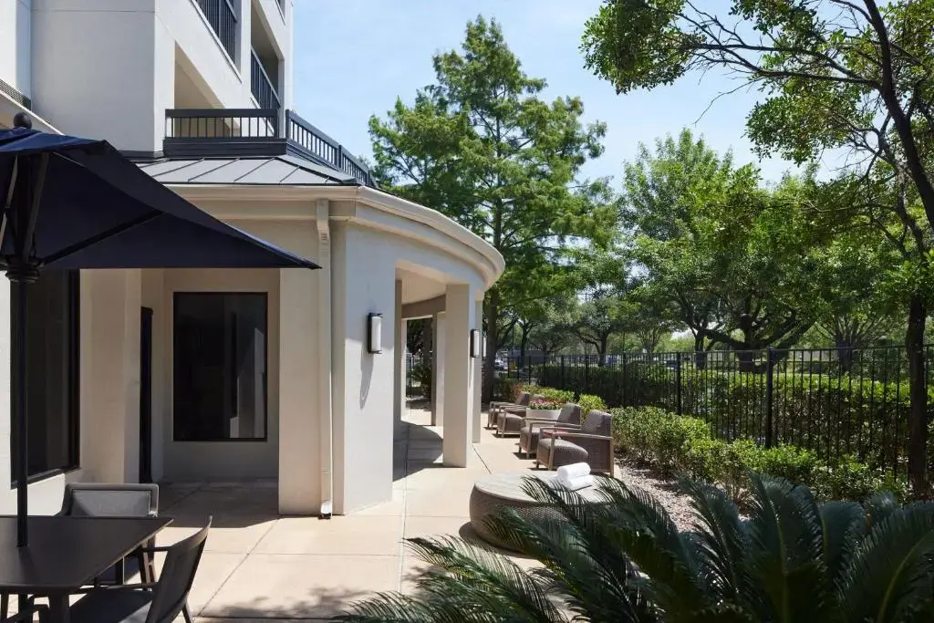 Photo - Courtyard Austin South