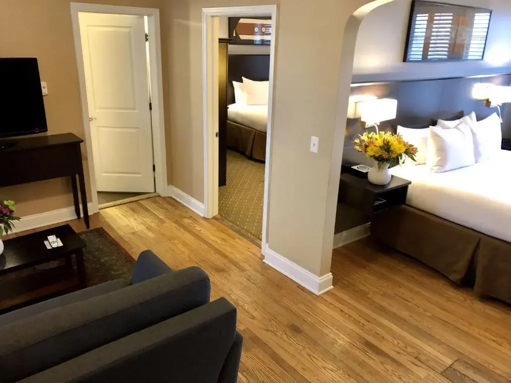 Photo - Best Western Plus Hawthorne Terrace Hotel
