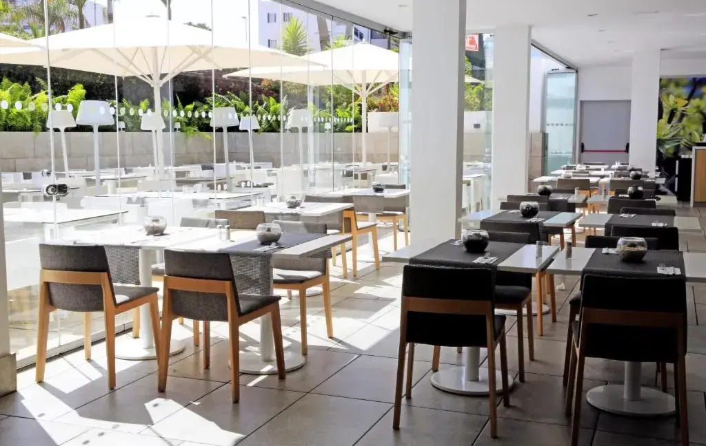 Photo - Akeah Broncemar