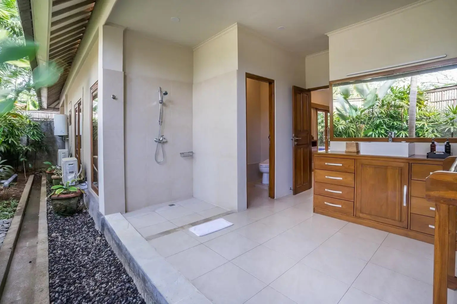Photo - Lovina Beachhouse Villas