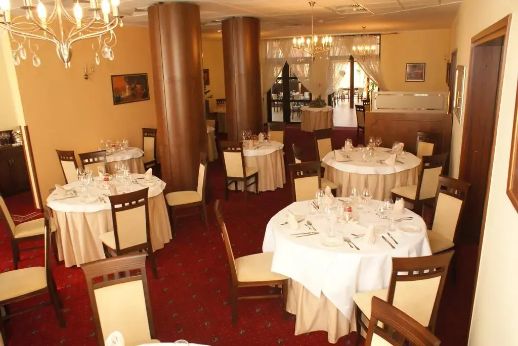 Photo - Grand Royal Hotel
