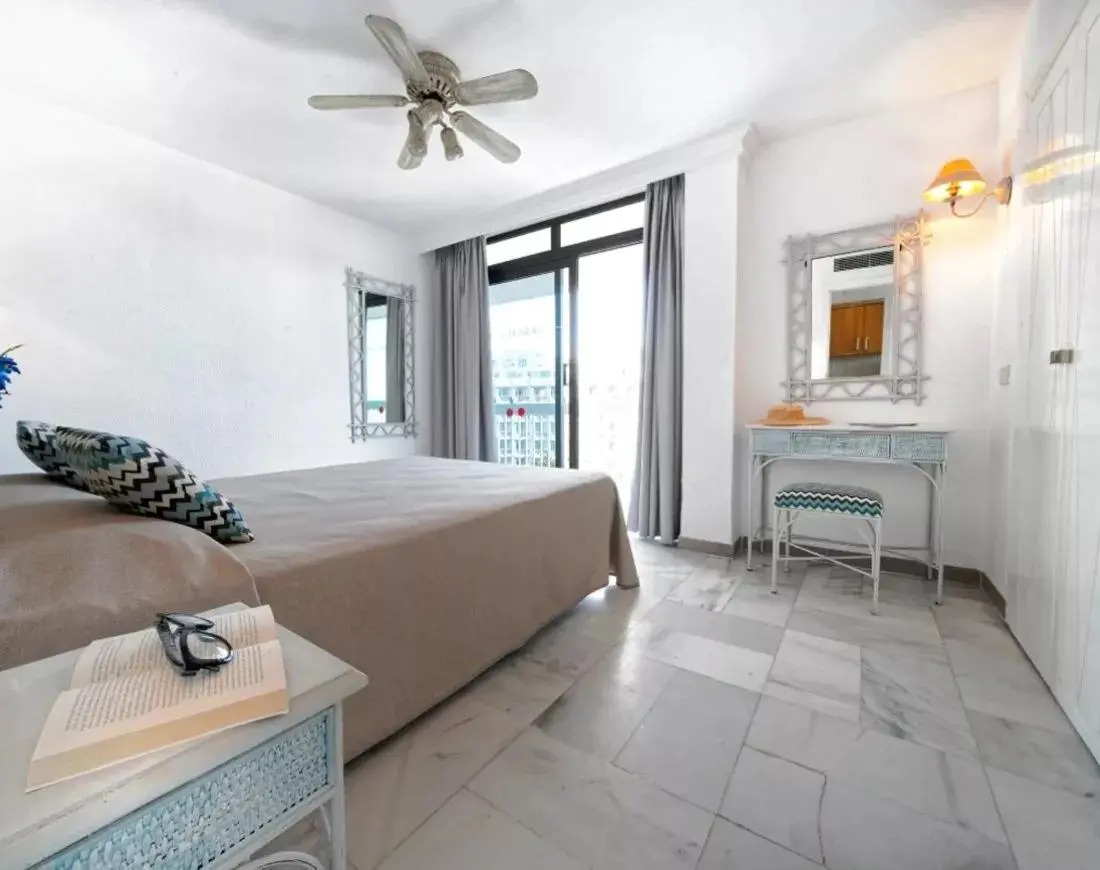 Photo - Ona Palm Beach