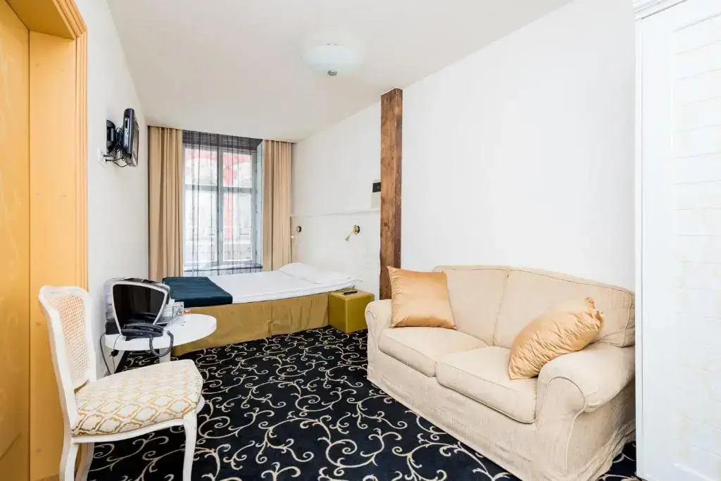 Photo - Meriton Old Town Garden Hotel