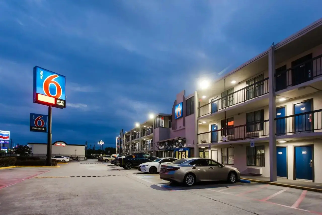 Photo - Motel 6 Houston, TX - Medical Center - NRG Stadium