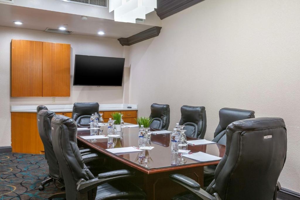 Photo - Best Western Plus El Paso Airport Hotel & Conference Center