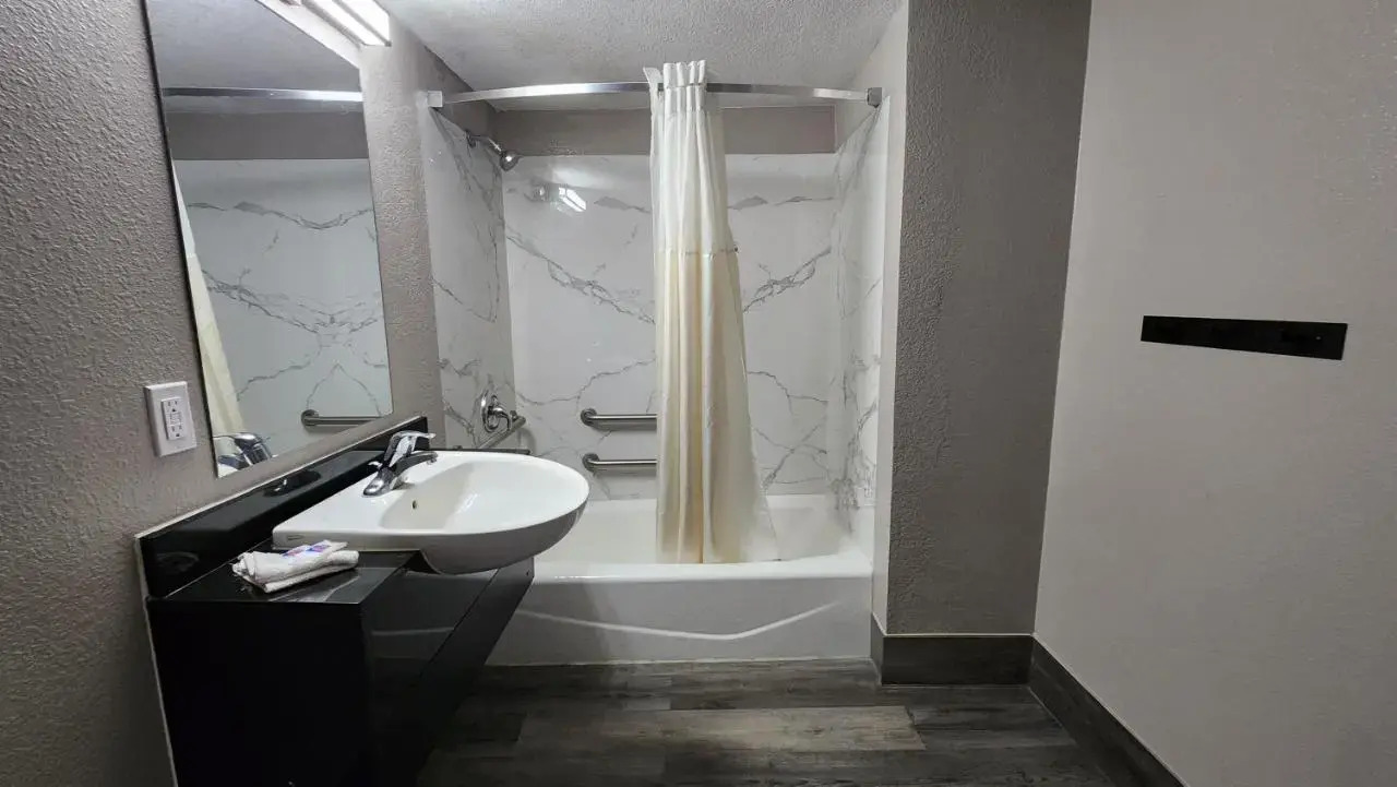 Photo - Motel 6 Houston, TX - Medical Center - NRG Stadium