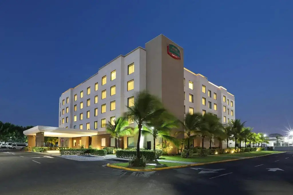 Photo - Courtyard by Marriott Panama Metromall