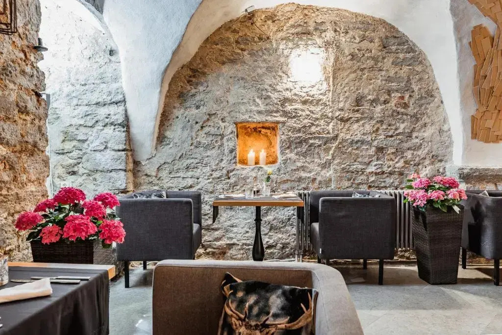 Photo - Meriton Old Town Garden Hotel