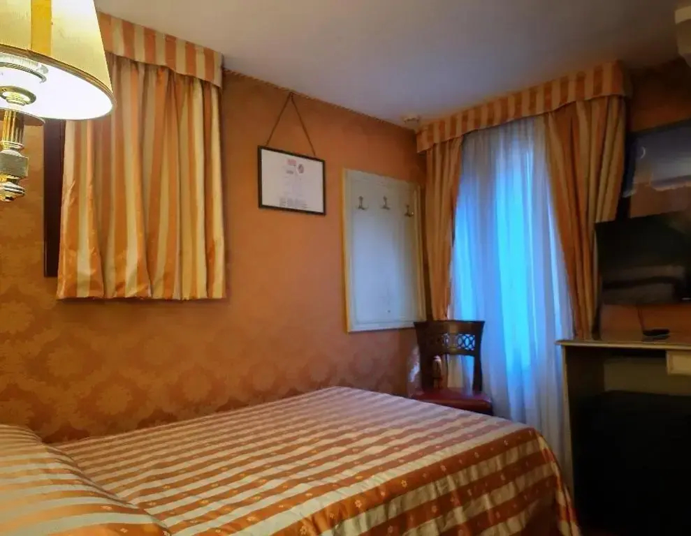 Photo - Hotel Lux
