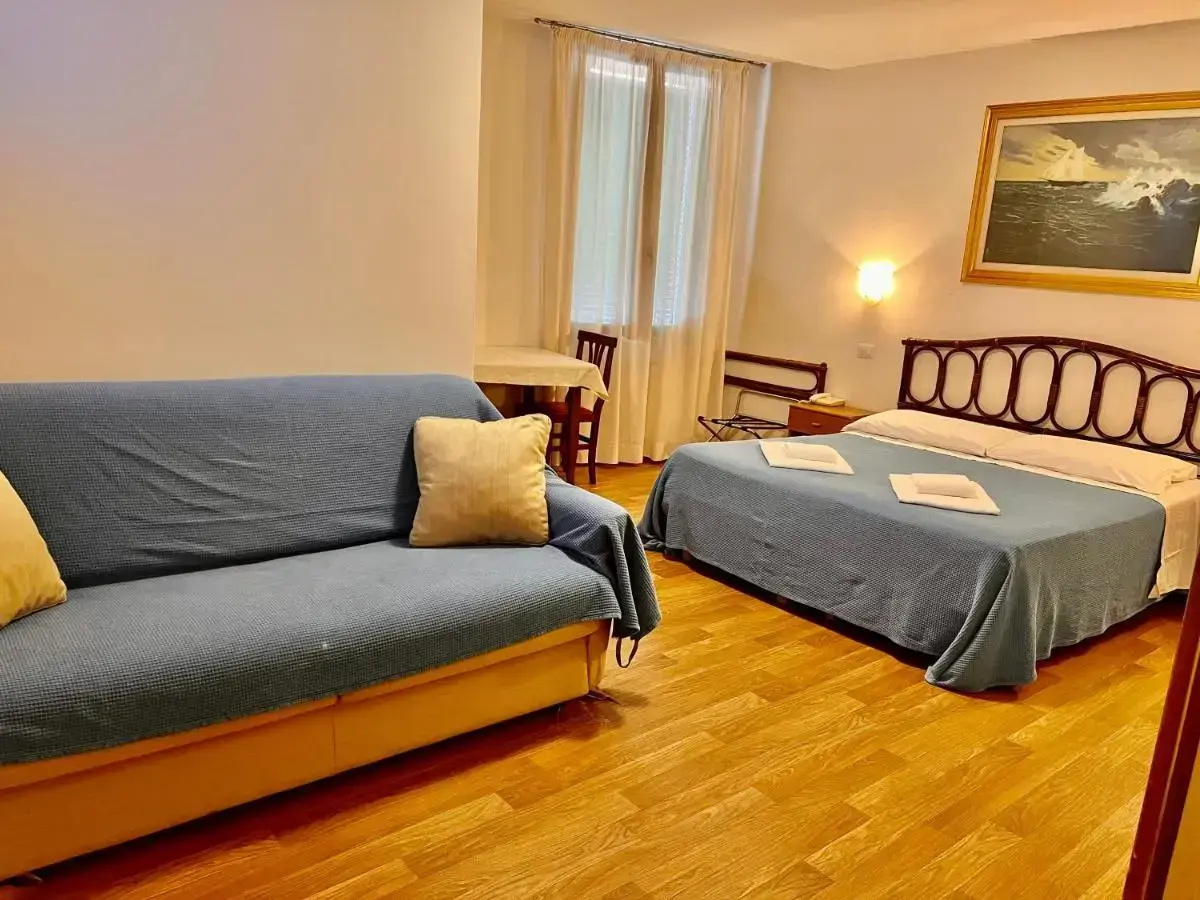 Photo - Hotel Canada