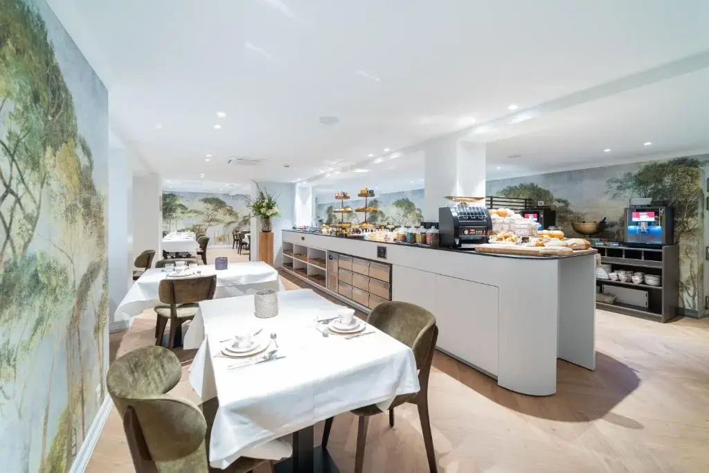 Photo - Grand Hotel Normandy by CW Hotel Collection