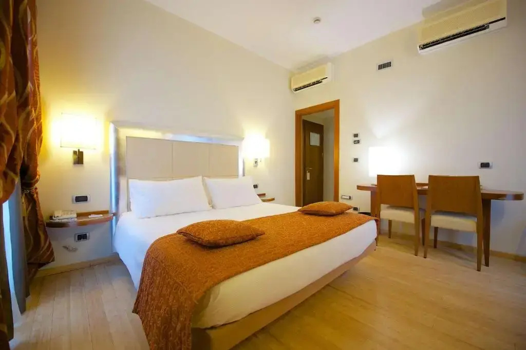 Photo - Best Western Crystal Palace Hotel
