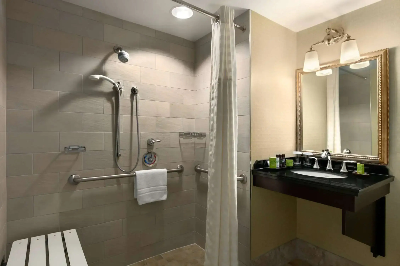 Photo - Embassy Suites by Hilton Washington DC Chevy Chase Pavilion