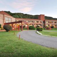 Pinares del Cerro Resort & Suites