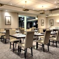 Hotel & Aparthotel Casteau Resort Mons