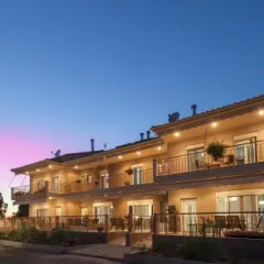 4 Seasons Villas thumbnail 1