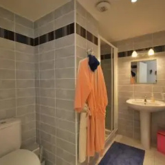 Appartement Deux Chambres avec Piscine - Roi Albert Ier thumbnail 4