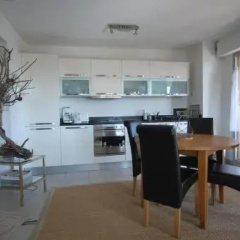 Appartement Deux Chambres avec Piscine - Roi Albert Ier thumbnail 11