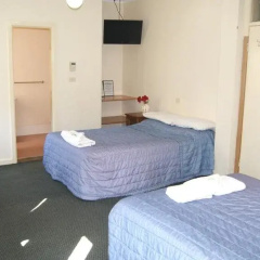 The George Hotel thumbnail 6