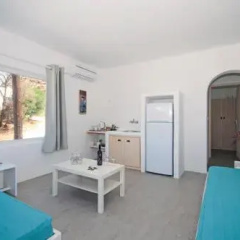 Marina's House thumbnail 4