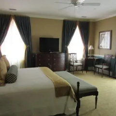 Woodlands Inn thumbnail 6
