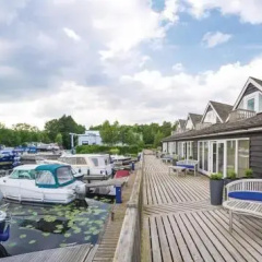 Yare View Holiday Cottages thumbnail 8