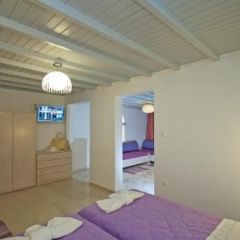 Mykonos Marina thumbnail 2