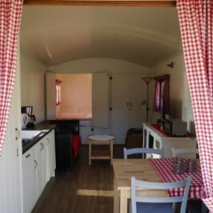 Glamping for Four Persons - Bild 4