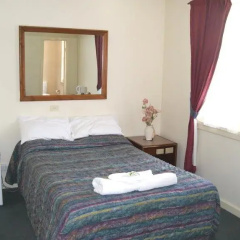 The George Hotel thumbnail 5