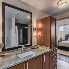 Stay Alfred on Elm Street in Dallas, United States of America from 306$, photos, reviews - zenhotels.com bathroom photo 2